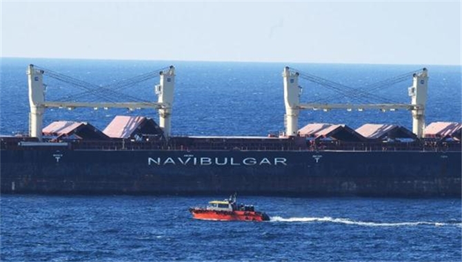 俄罗斯恢复执行黑海运粮协议后 6艘运粮