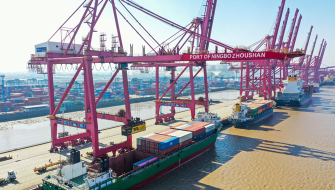 Container throughput at China's Ningbo Zhoushan por