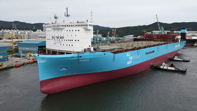 Maersk signs landmark green methanol offtake agreem