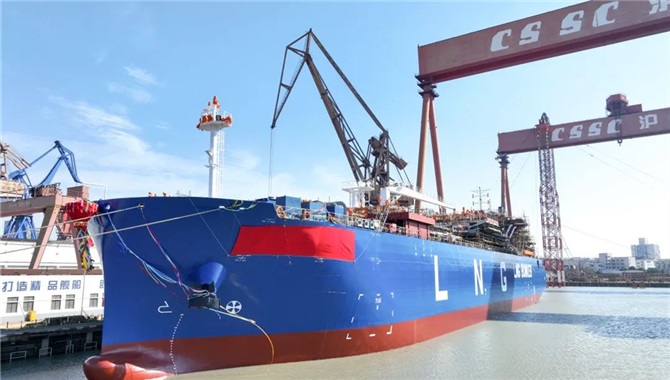 LNG船族谱又添新丁 全球首款中国首制江海