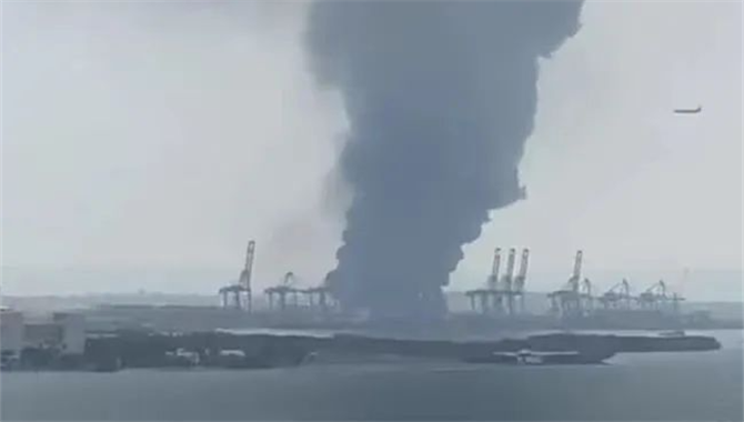 突发！南美集装箱港口激烈爆炸！