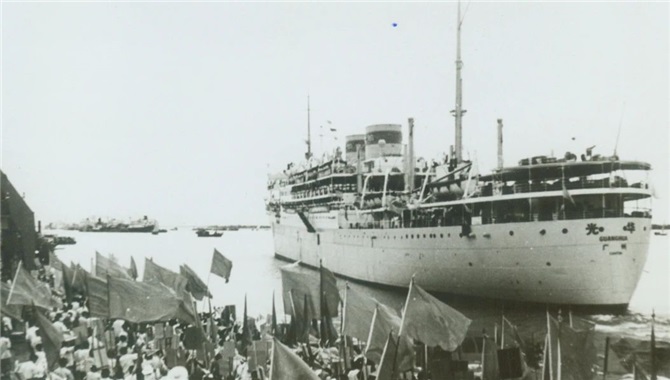 63年前的今天，“光华”轮拉响了新中国远洋船队的第一声汽笛