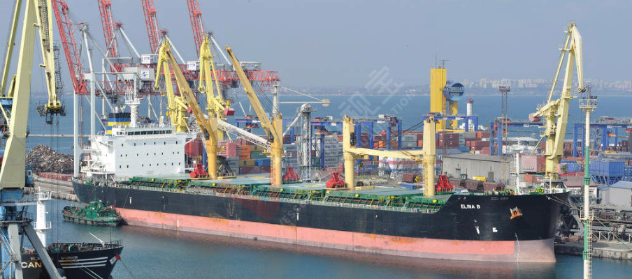 Five Grain‑Carrying Bulkers Hit in Succession; Novorossiysk‑Tuapse Shipping Route Under Siege
