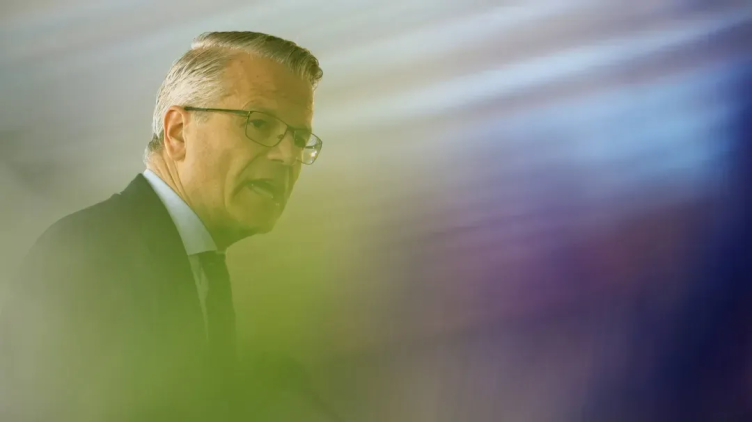When the Market Turns, Who Turns Fastest? Maersk’s Lesson in Shipping Agility
