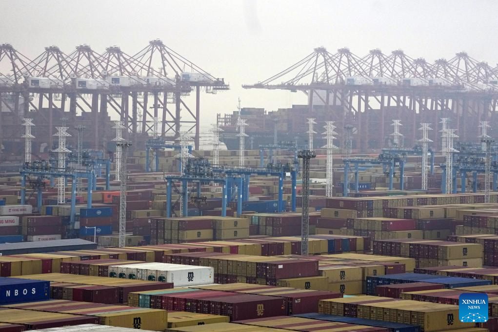 Ningbo-Zhoushan Edges Singapore for No. 2 Boxport Spot in First Half