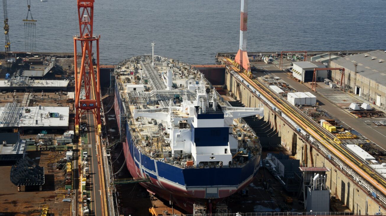 From LR2s to 3,200-TEU Boxships: Hengli Expands Its Greek Owner Footprint