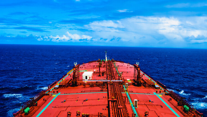IMO MSC通过修订后的油轮船首安全通道指南