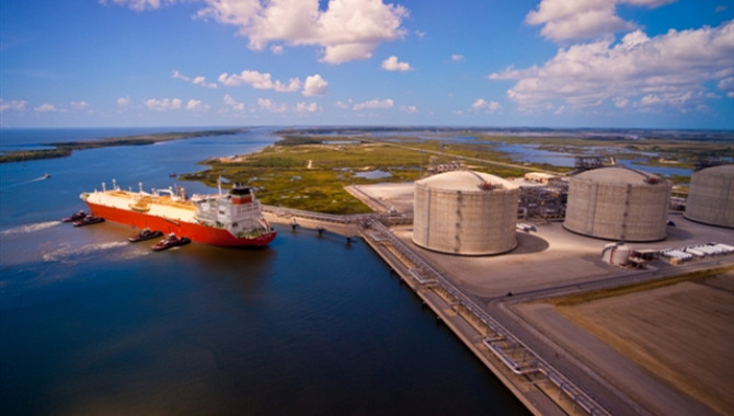 China's first LNG terminal receives over 1,000 ship