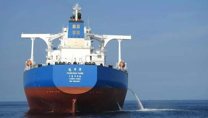 最大载重吨中国籍船舶入列“中国洋浦港