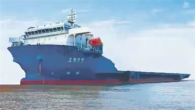 海南洋浦“零关税”迎来首艘外籍船舶转