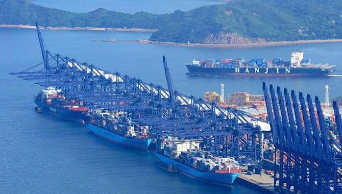 “中国南部集装箱港口的拥堵使世界贸易