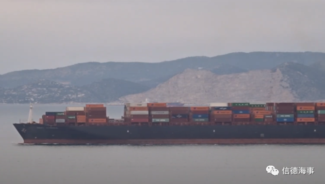 9000TEU大型箱船在霍尔木兹海峡遭遇袭击，