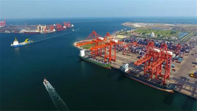 唐山港京唐港区25万吨级航道通过交工验