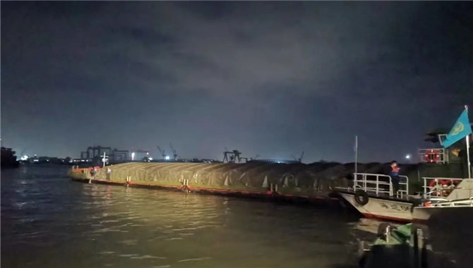禁锚区非法秘密采砂，查！