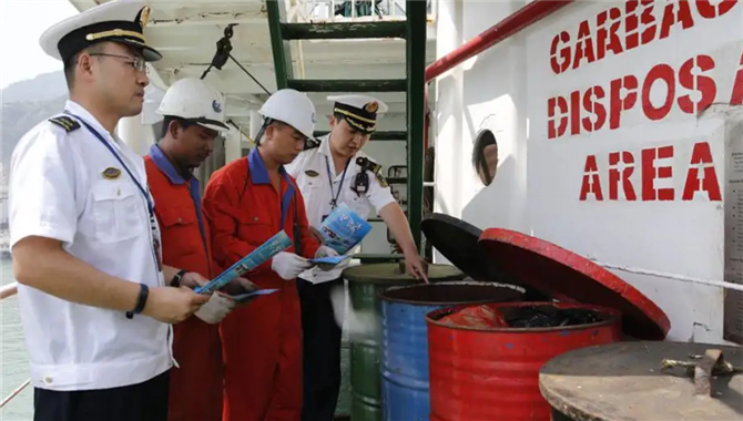 中国对船舶在沿海排放食物垃圾的规定简