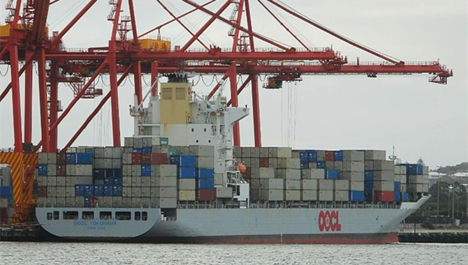 OOCL completes container ship trial voyage with Che