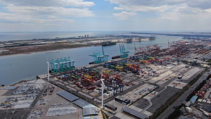 Tianjin Port container terminal goes high-tech