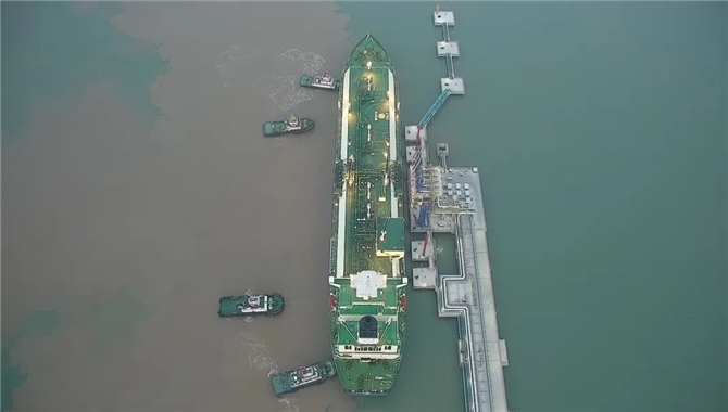 滨海海事处保障2023年首艘LNG船安全进港