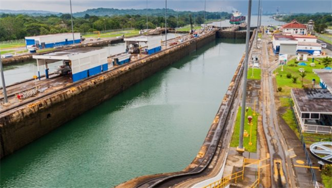 船舶流量减少 巴拿马运河管理局拟提高通