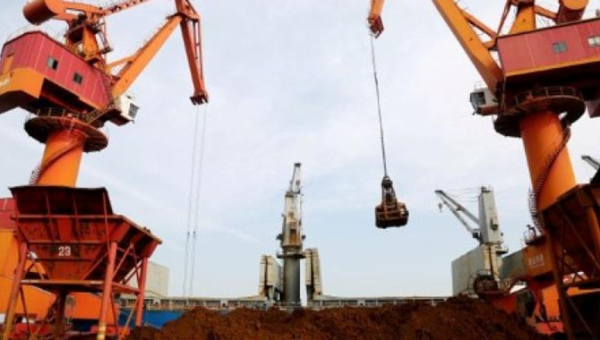 Dalian, SGX iron ore rise in volatile, range-bound 