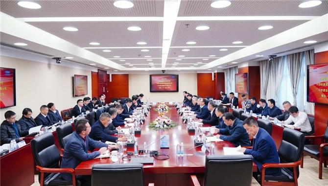 5000吨全回转起重船项目合同签订