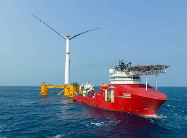 我国首座深远海浮式风电平台“海油观澜