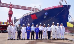 中远海运中石油国事项目4号船顺利出坞