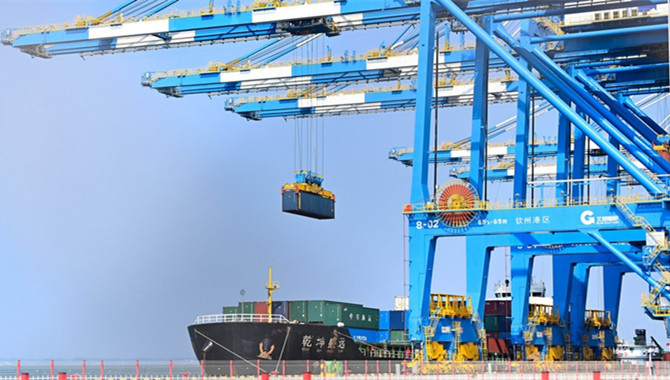 China's port throughput boosted by foreign trade gr