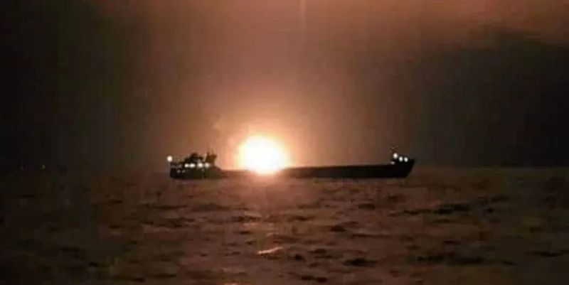 驶往乌克兰的油轮在黑海遇水雷受损