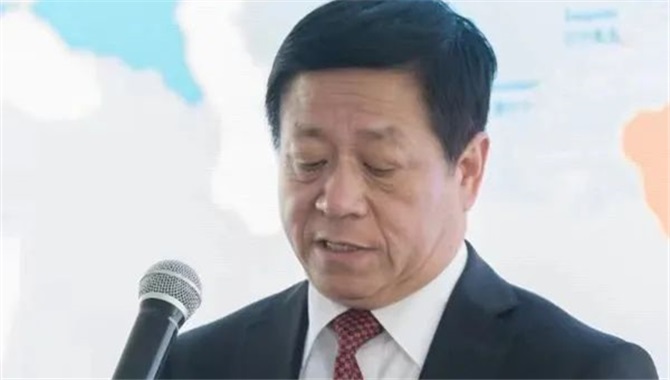 中俄“北极一号快线”开航，“北极船队