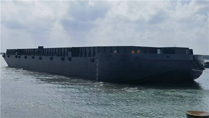 两条非自航甲板驳船打包进行网络竞价转让