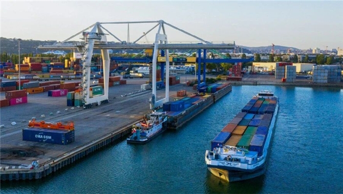 达飞在法国部署内河电动船舶