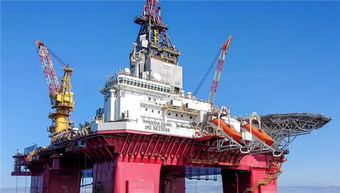 全球最大海上钻井船东正式诞生​