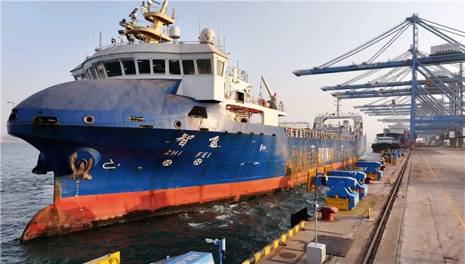 不用系缆、不用船员、机器人值守