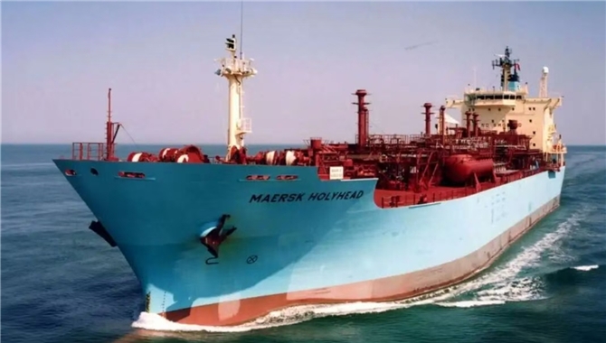 Maersk油轮2025年营收下滑，靠卖船提升业绩