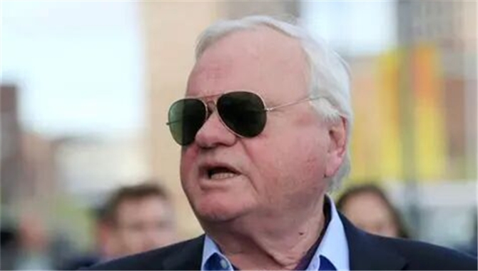 从码头跑腿到“油轮之王”：挪威