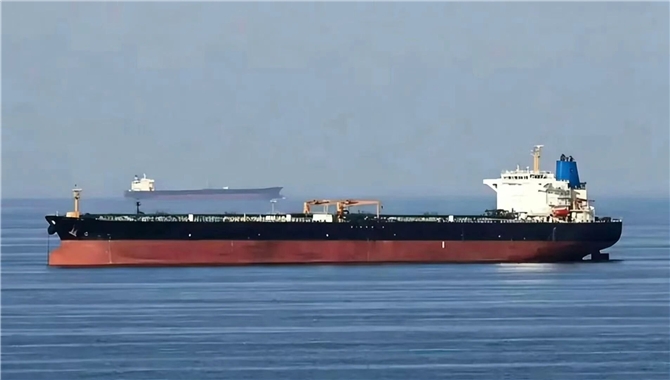在霍尔木兹抛锚40+天，油轮货物残留怎么